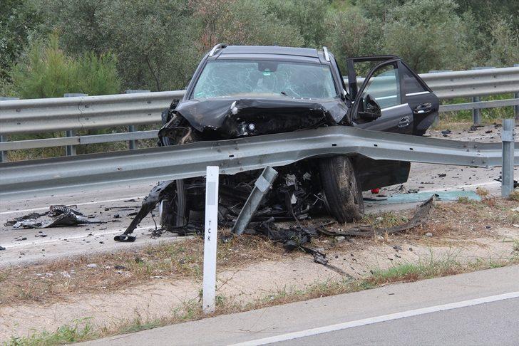 Amasya'da 2 otomobilin çarpıştığı kazada 2 kişi öldü, 5 kişi yaralandı G1