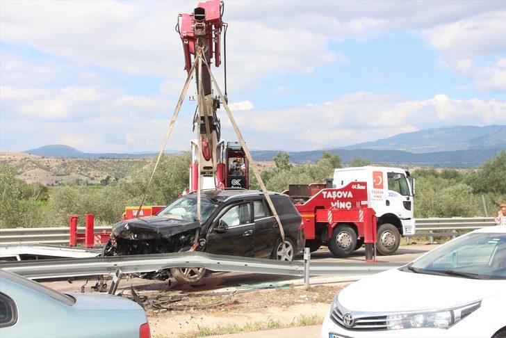 Amasya'da 2 otomobilin çarpıştığı kazada 2 kişi öldü, 5 kişi yaralandı G3