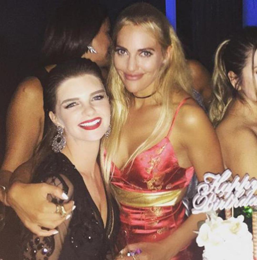 Pelin Karahan'ın doğum g&uuml;n&uuml; &uuml;nl&uuml;ler ge&ccedil;idine d&ouml;n&uuml;şt&uuml;