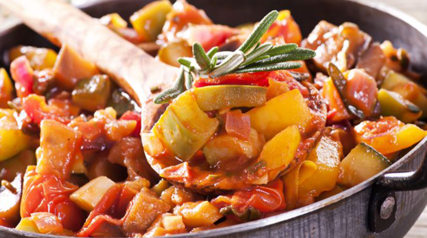 Kim demiş ‘etsiz güveç olmaz’ diye! İşte ağzınızı sulandıracak vejeteryen güveç tarifi