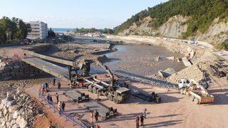 Türk Silahlı Kuvvetlerinin Hafif Alaşımlı Sabit Köprüsü sel felaketinin yaşandığı Ayancık Deresi'ne kuruldu