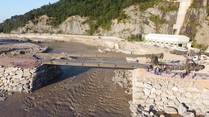 Türk Silahlı Kuvvetlerinin "Hafif Alaşımlı Sabit Köprü"sü sel felaketinin yaşandığı Ayancık Deresi'ne kuruldu G2