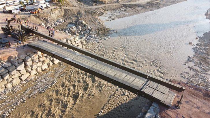 Türk Silahlı Kuvvetlerinin "Hafif Alaşımlı Sabit Köprü"sü sel felaketinin yaşandığı Ayancık Deresi'ne kuruldu G3