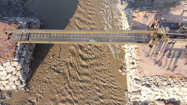 Türk Silahlı Kuvvetlerinin "Hafif Alaşımlı Sabit Köprü"sü sel felaketinin yaşandığı Ayancık Deresi'ne kuruldu G5