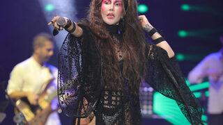 Hande Yener sıra dışı konser kıyafetiyle dikkat çekti! Anime karakter oldum