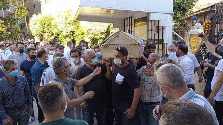 GÜNCELLEME 2 - Kocaeli'deki bıçaklı kavgada iki komşularını öldürdükleri iddiasıyla yakalanan anne ile oğlu tutuklandı G2