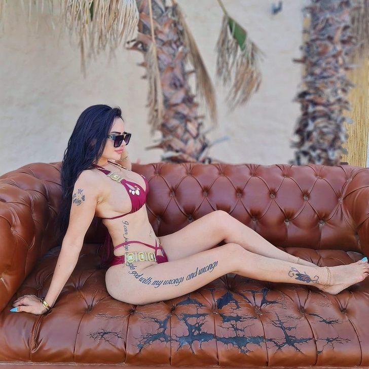 Gelin adayı Naz Mila'dan havuzda olay poz! Silikonları dikkatlerden kaçmadı G4