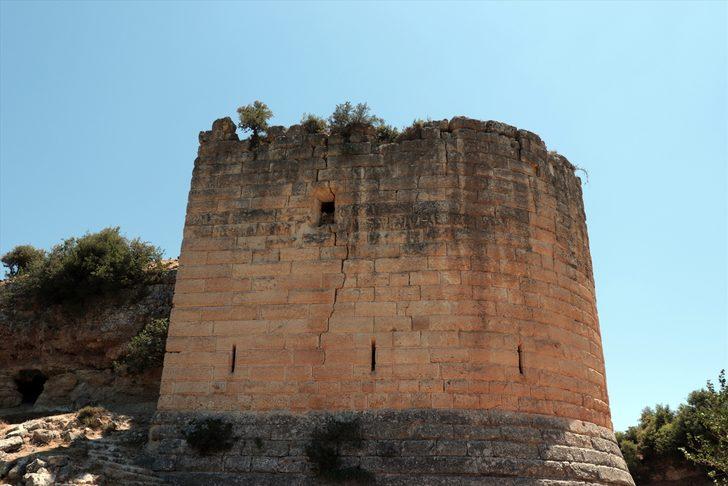 Hatay'daki tarihi Koz Kalesi turizme kazandırılacak G1