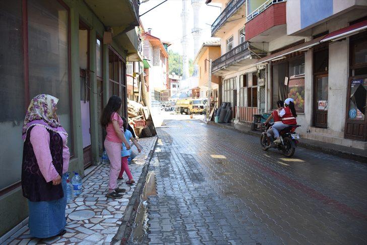 Bartın'da selden etkilenen bölgelerde yaşam kısmen normale dönüyor G1