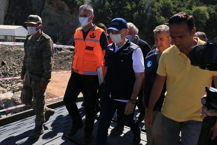 Ulaştırma ve Altyapı Bakanı Adil Karaismailoğlu Ayancık'ta kurulan seyyar köprüde incelemelerde bulundu: G5