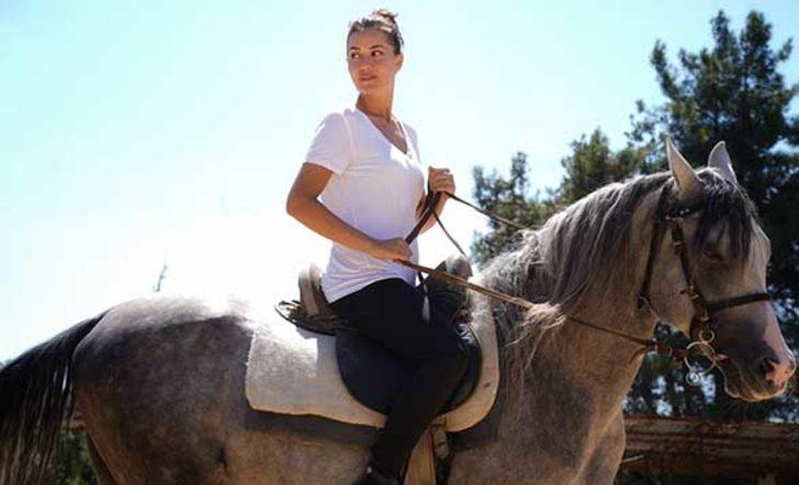 Fahriye Evcen'in 'Alp Arslan' setinden fotoğrafları ortaya çıktı G3