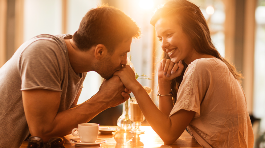 Partnerinizin sevgiyi gösterme şekli ilişkiniz hakkında ipuçları veriyor! Bakın neler söylüyor?