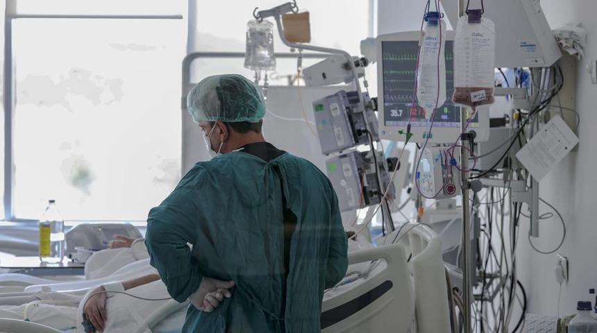 Koronavirüsün çocuklar üzerindeki etkisi korkutuyor: Ölümler iki katına çıktı