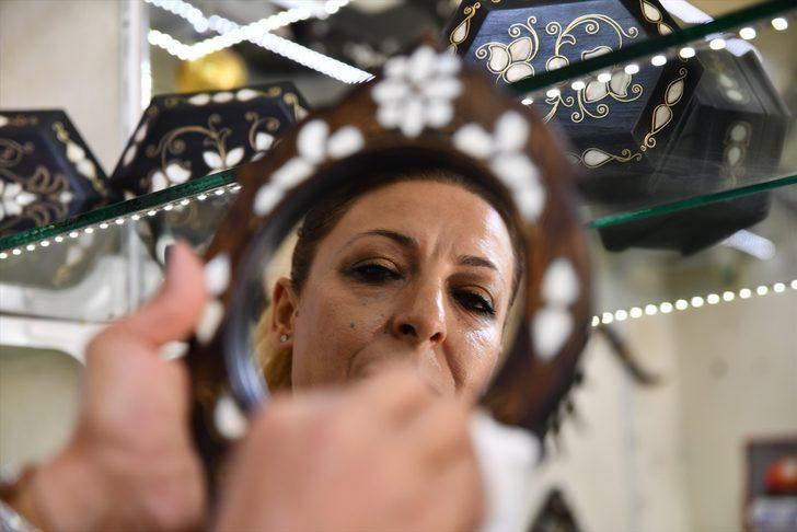 Gaziantep çarşısının tek kadın sedef ustası yurt dışına ürün gönderiyor G4