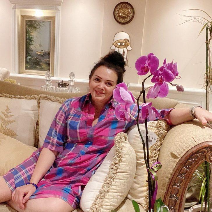 Bir döneme damga vurmuştu! Ünlü sunucu Esra Ceyhan tanınmaz halde! G4