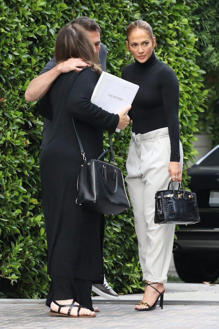 Jennifer Lopez ve Ben Affleck çiftinden aşk pozları G2