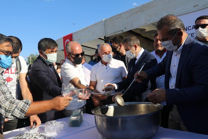 Doğu Anadolu'da muharrem ayı dolayısıyla vatandaşlara aşure dağıtıldı G3