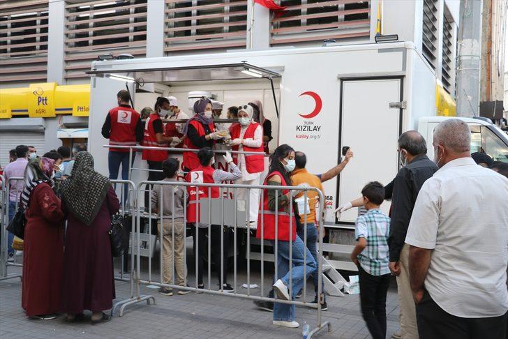 Doğu Anadolu'da muharrem ayı dolayısıyla vatandaşlara aşure dağıtıldı G5