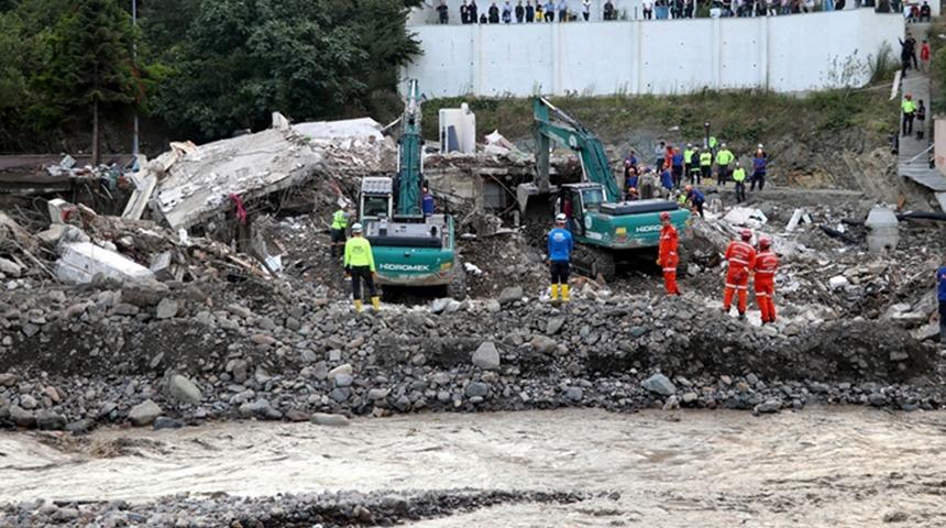 Selde yıkılan apartmanın müteahhidi tutuklandı