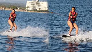 Hülya Avşar denizde hünerlerini sergiledi! O anları Instagram'dan paylaştı