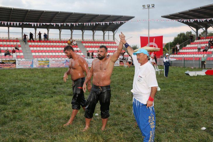 Samsun'da düzenlenen Yağlı Pehlivan Güreşleri'nde başpehlivan Fatih Atlı oldu G4