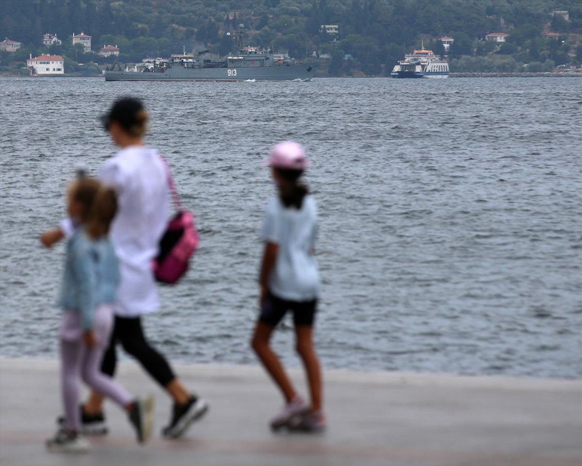 Rus askeri gemisi &Ccedil;anakkale Boğazı'ndan ge&ccedil;iş yaptı