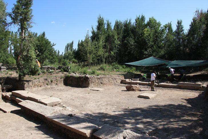 Aizanoi Antik Kenti kazısında "Hygieia heykeli" bulundu G3