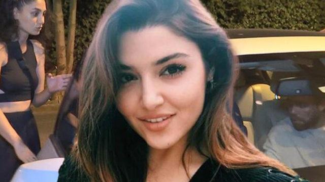 Arkadaşı Hande Erçel'in eski sevgilisiyle sevgili olan Sitare Akbaş sorulara bakın ne tepki verdi