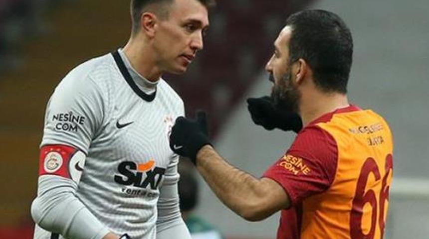Arda Turan ile Muslera arasında Marcao gerginliği