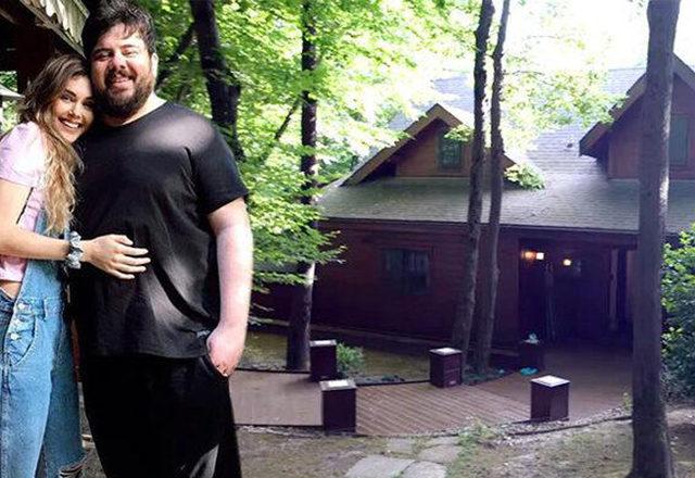 Berfu Yenenler ve Eser Yenenler'e arı şoku! Eve giremediler