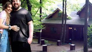 Berfu Yenenler ve Eser Yenenler'e arı şoku! Eve giremediler