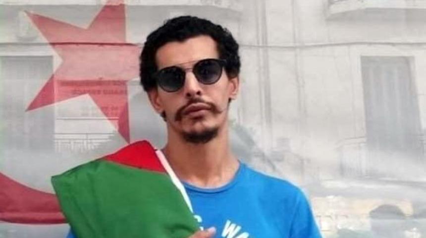 Cezayir'de yangında lin&ccedil; edilen sanat&ccedil;ının hikayesi: 'Oğlum sevdiği b&ouml;lgeye yardıma gitti. Onu diri diri yaktılar'