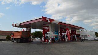 Kırklareli'nde akaryakıt istasyonuna düşen havai fişeği atan kişi aranıyor