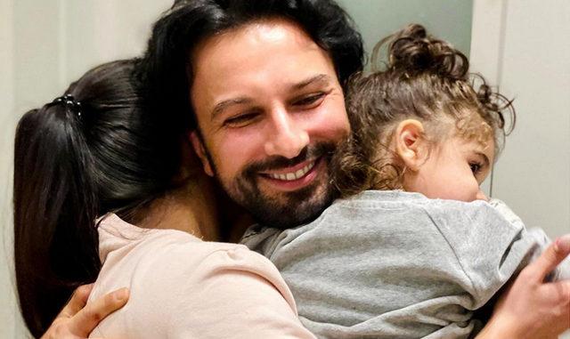 Tarkan'dan aile pozu: "İnsanlığın çivisinin çıktığı şu tuhaf zamanlarda..."