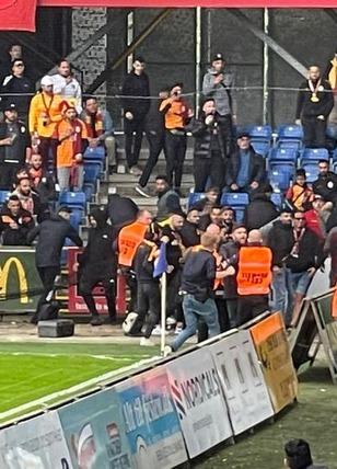 Randers - Galatasaray maçında olay çıktı