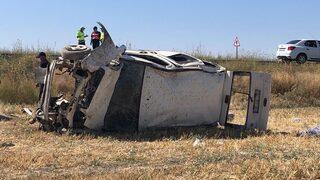 Kayseri'de korkunç kaza! Hafif ticari araç şarampole devrildi: 4 ölü, 10 yaralı