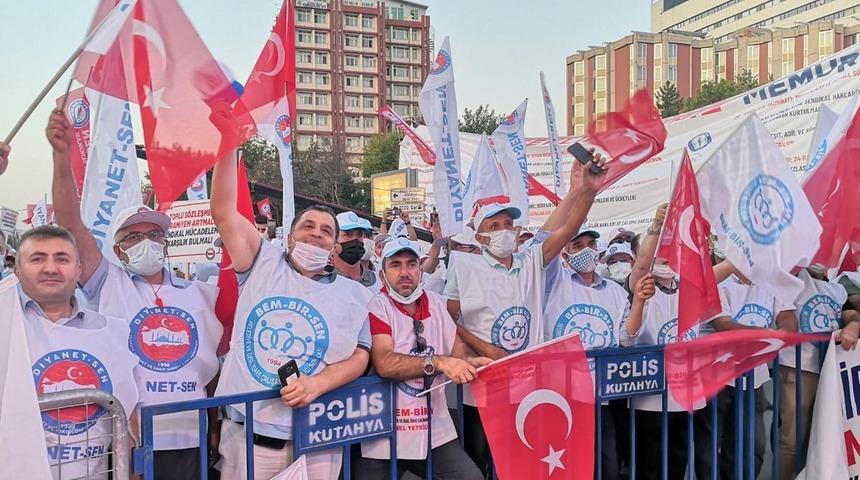 Ankara'da 15 bin memurdan 'kabul edilebilir teklif' talebi