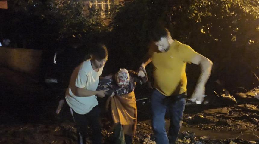 Zonguldak'ta heyelan! Bir ev tahliye edildi