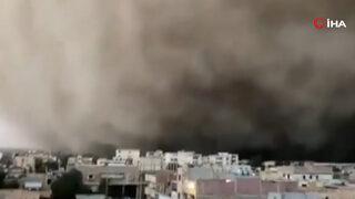 Cezayir’i kum fırtınası vurdu! Göz gözü görmedi