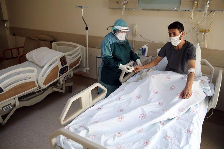 Kovid-19 tedavisi gören genç, aşı yaptırmadığına pişman G2