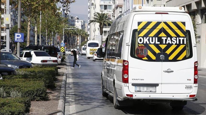 Okul servis araçları yönetmeliğinde değişiklik yapıldı! 15 yaşından küçük araçlar kullanılacak