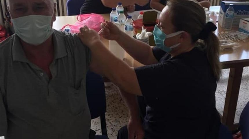 Edirne'de mobil aşı ekipleri köylerde aşılama çalışmalarını sürdürüyor