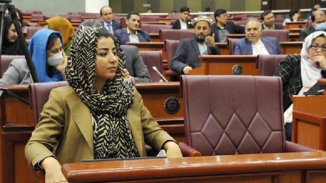 Afgan Meclisi'nde koltukların yüzde 27'si kadınlara ayrılmıştı.