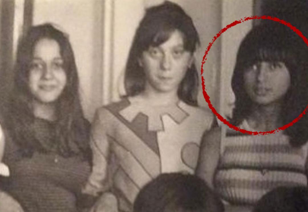 Nilg&uuml;n Belg&uuml;n: Sağ &uuml;stteki k&acirc;k&uuml;ll&uuml; kız benim 