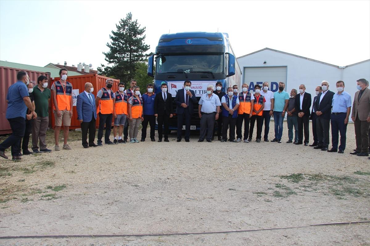 Bolu'dan sel felaketinin yaşandığı Kastamonu'ya yardım tırı g&ouml;nderildi