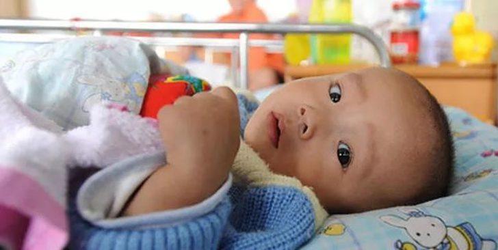 Çin'de mama krizinden 47 bin çocuk hastanede!
