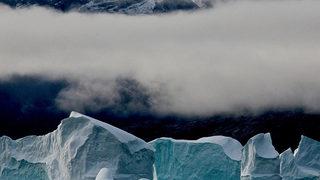 Grönland’daki buzulların zirvesine ilk kez yağmur yağdı
