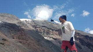 Belgeselden etkilendi zirveye Türk Bayrağı dikti: Anlatılmaz yaşanır!