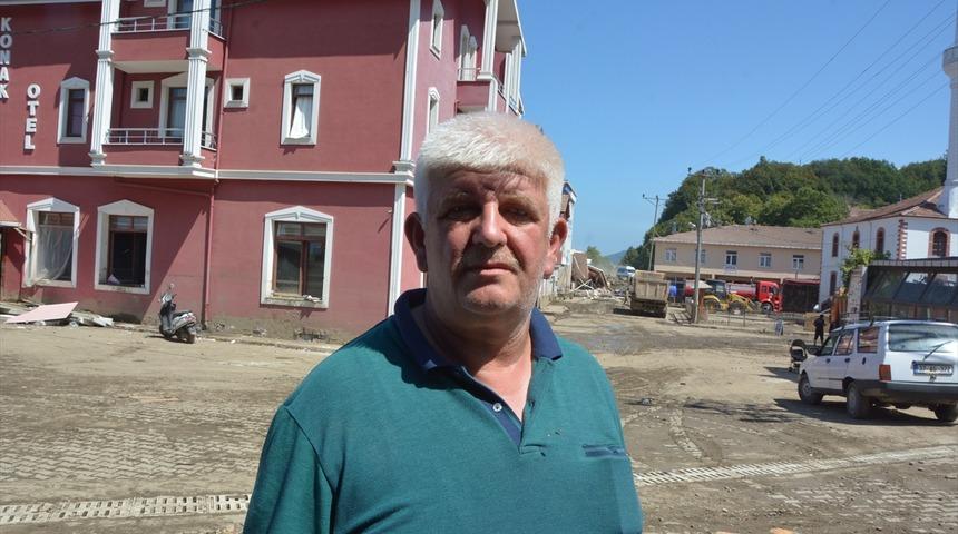 Bozkurt Esnaf ve Sanatkarlar Odası Başkanı Kasap, ilçe esnafının yüzde 98'inin selden etkilendiğini söyledi: