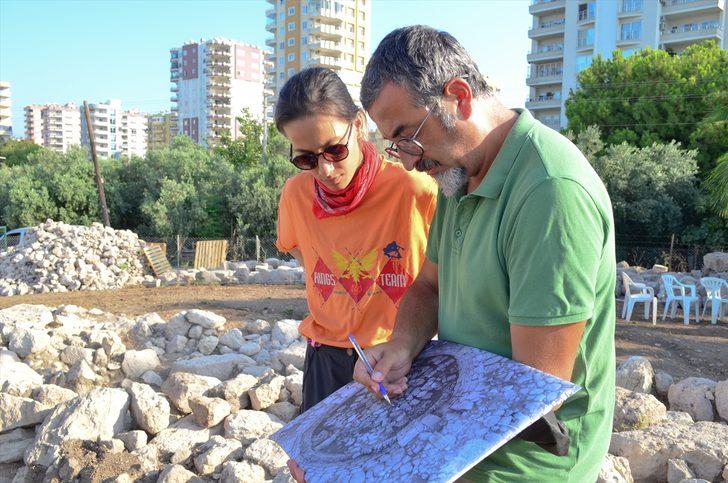 Soli Pompeipolis Antik Kenti kazılarında gök bilimci ve şair Aratos'un anıt mezarının geçidine ulaşıldı G5